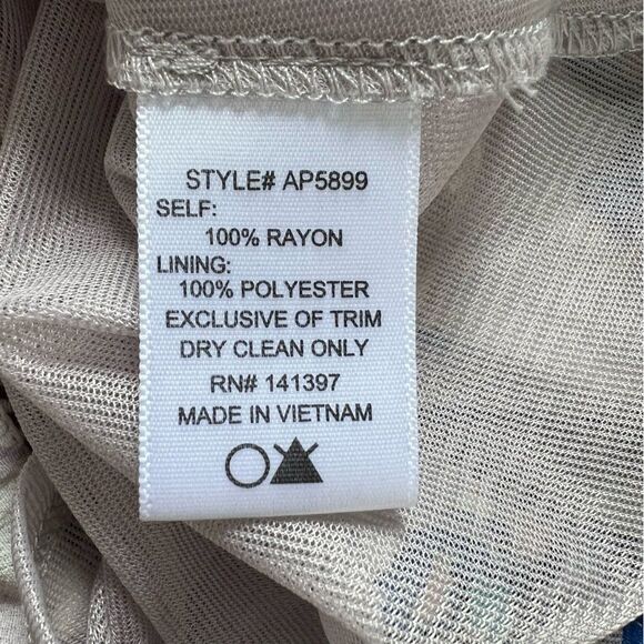 ASTR the Label Anthropologie Long Sleeve Gray Blue Floral Romper size Large - Picture 8 of 10